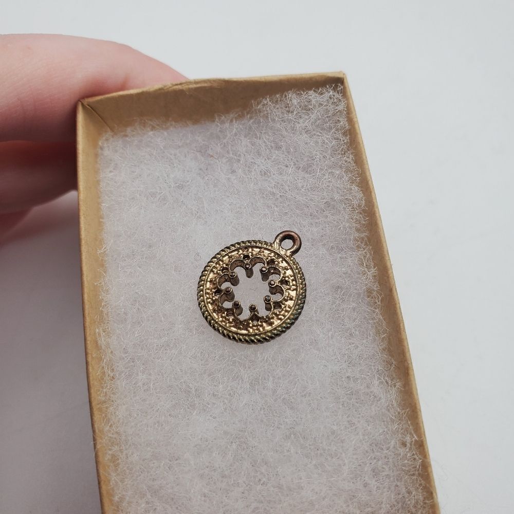 Gold toned celtic necklace‎ pendant